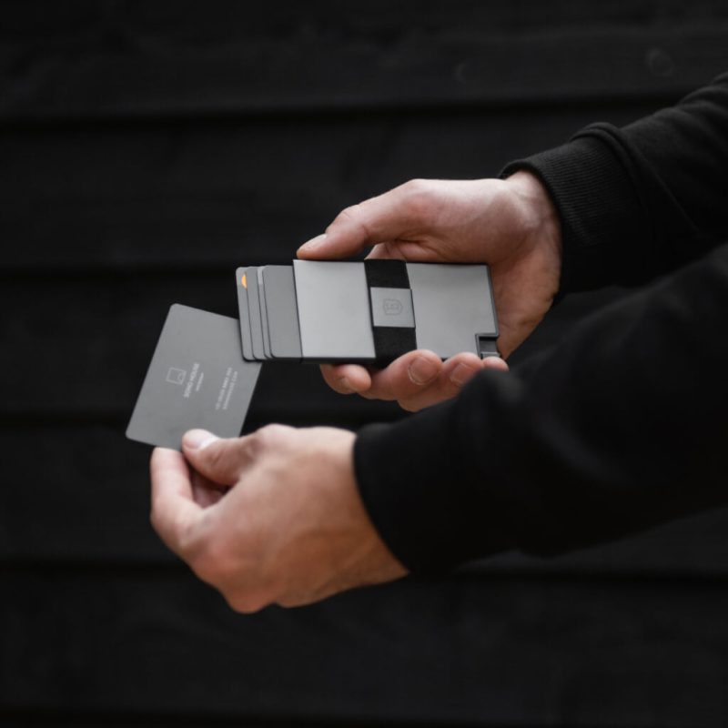 Cardholder Space Grey Infograph 05